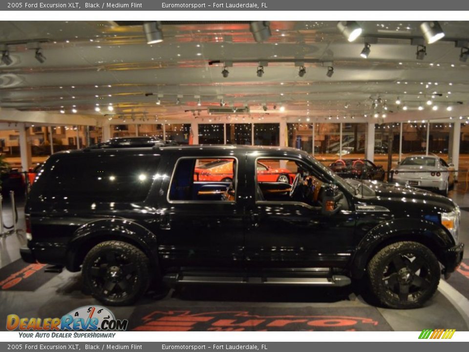 2005 Ford Excursion XLT Black / Medium Flint Photo #54