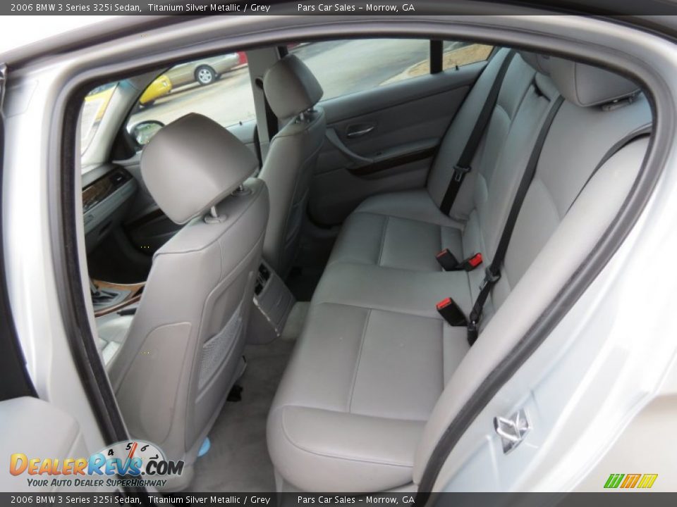 2006 BMW 3 Series 325i Sedan Titanium Silver Metallic / Grey Photo #8