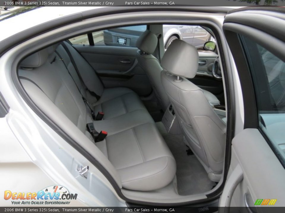 2006 BMW 3 Series 325i Sedan Titanium Silver Metallic / Grey Photo #9