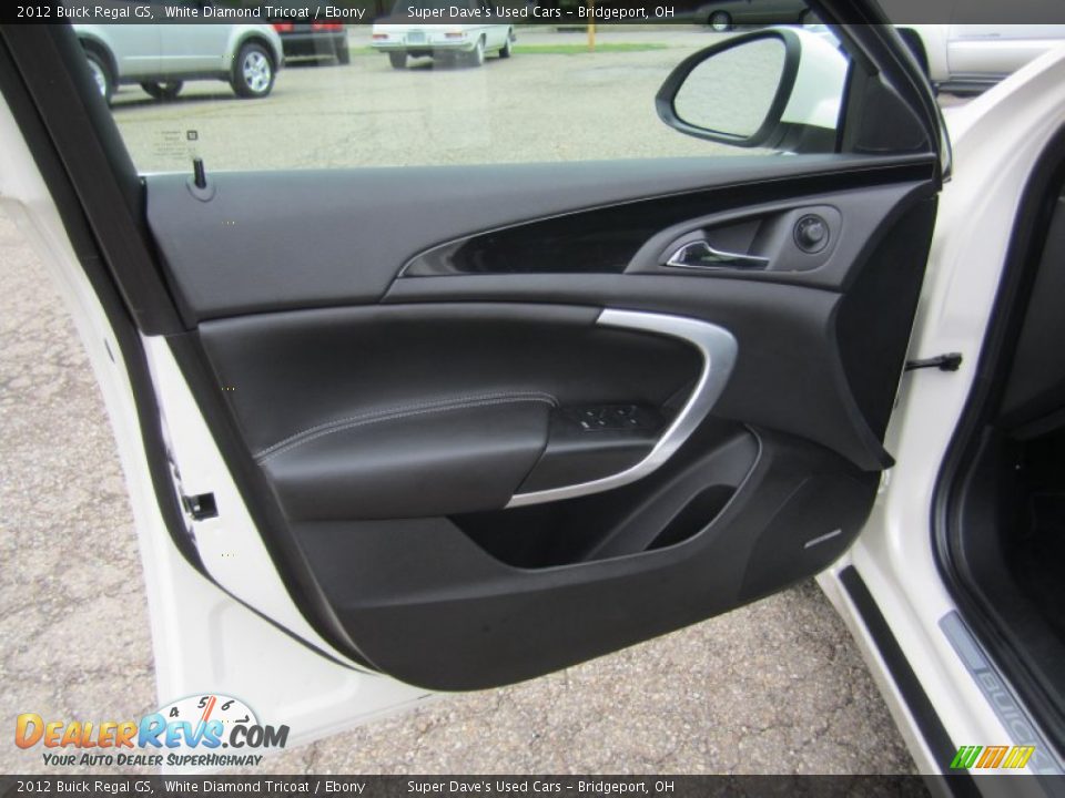 Door Panel of 2012 Buick Regal GS Photo #17