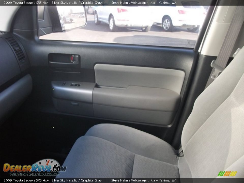 2009 Toyota Sequoia SR5 4x4 Silver Sky Metallic / Graphite Gray Photo #17