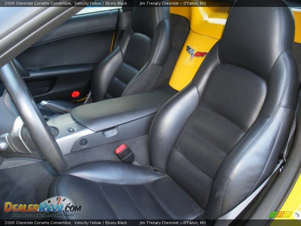 Front Seat of 2006 Chevrolet Corvette Convertible Photo #22
