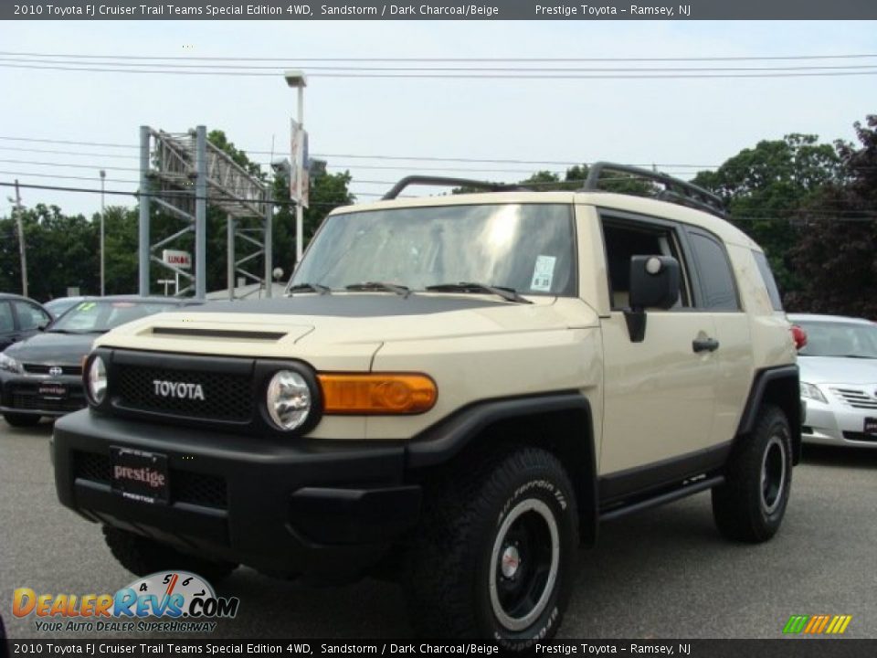 2010 Toyota FJ Cruiser Trail Teams Special Edition 4WD Sandstorm / Dark Charcoal/Beige Photo #3