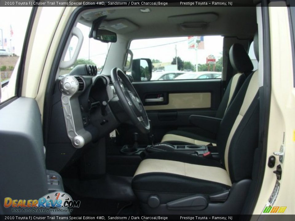 2010 Toyota FJ Cruiser Trail Teams Special Edition 4WD Sandstorm / Dark Charcoal/Beige Photo #7