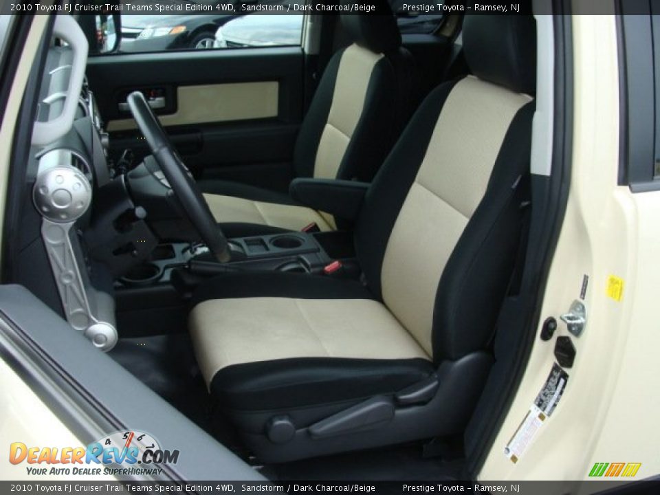 2010 Toyota FJ Cruiser Trail Teams Special Edition 4WD Sandstorm / Dark Charcoal/Beige Photo #8