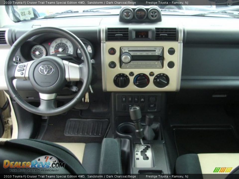 2010 Toyota FJ Cruiser Trail Teams Special Edition 4WD Sandstorm / Dark Charcoal/Beige Photo #9