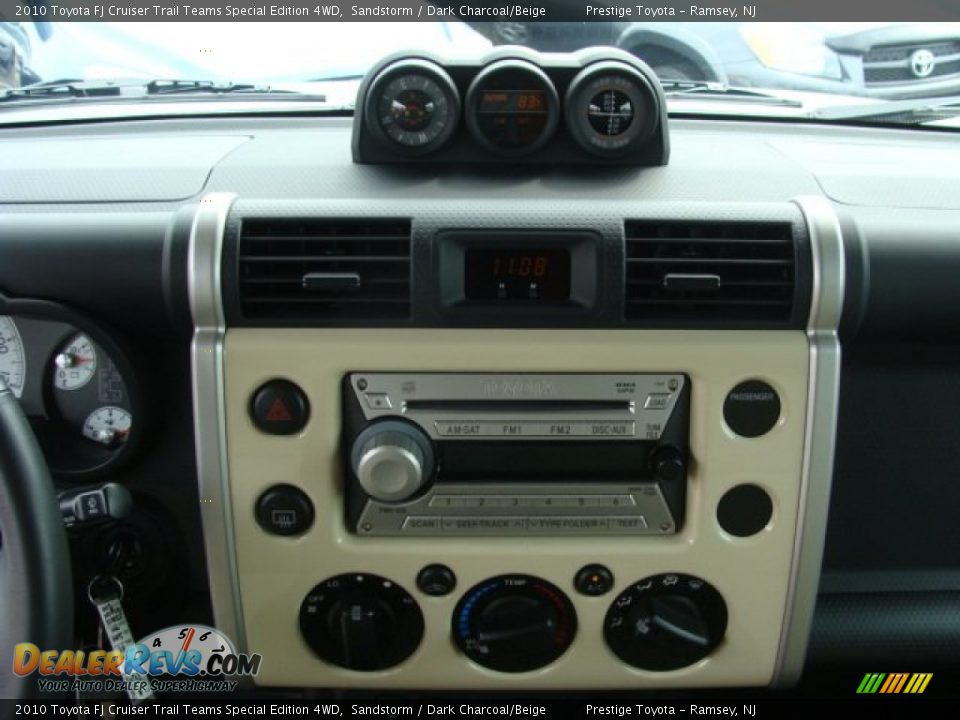 2010 Toyota FJ Cruiser Trail Teams Special Edition 4WD Sandstorm / Dark Charcoal/Beige Photo #11