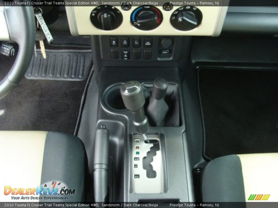 2010 Toyota FJ Cruiser Trail Teams Special Edition 4WD Sandstorm / Dark Charcoal/Beige Photo #12