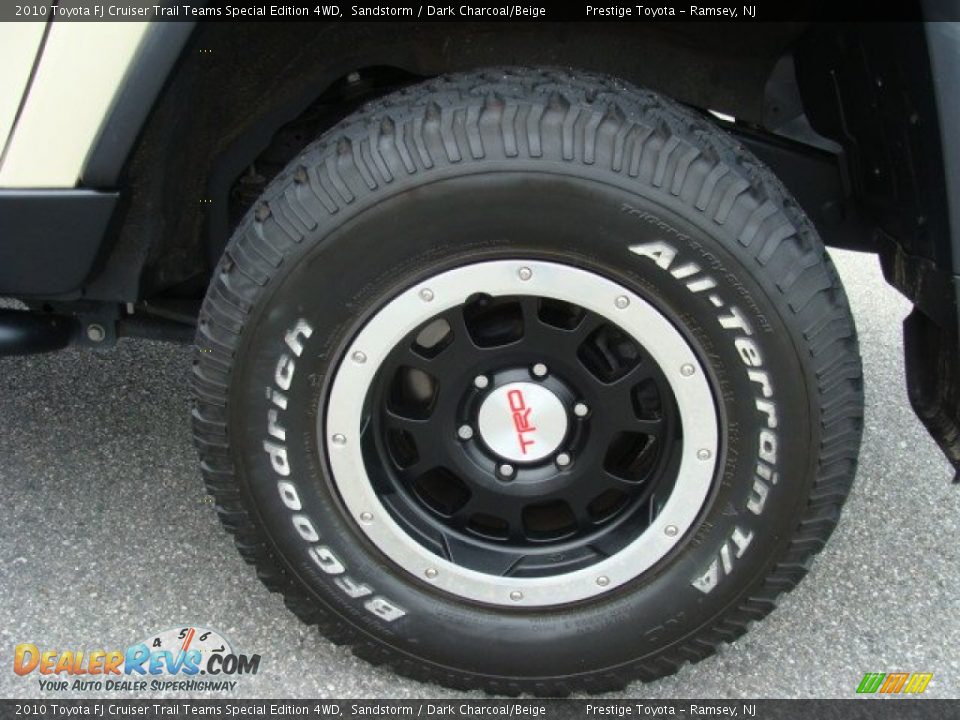 2010 Toyota FJ Cruiser Trail Teams Special Edition 4WD Sandstorm / Dark Charcoal/Beige Photo #14