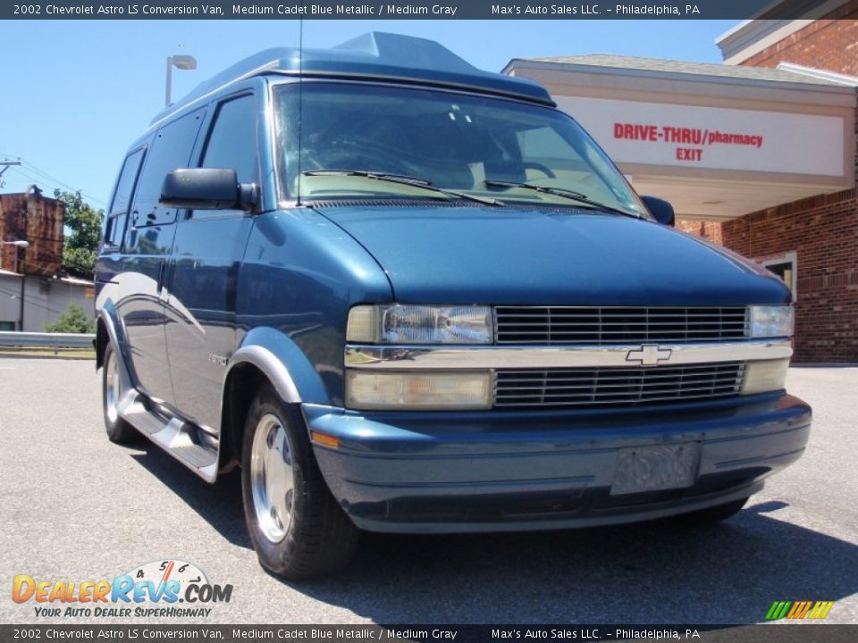 Front 3/4 View of 2002 Chevrolet Astro LS Conversion Van Photo #13