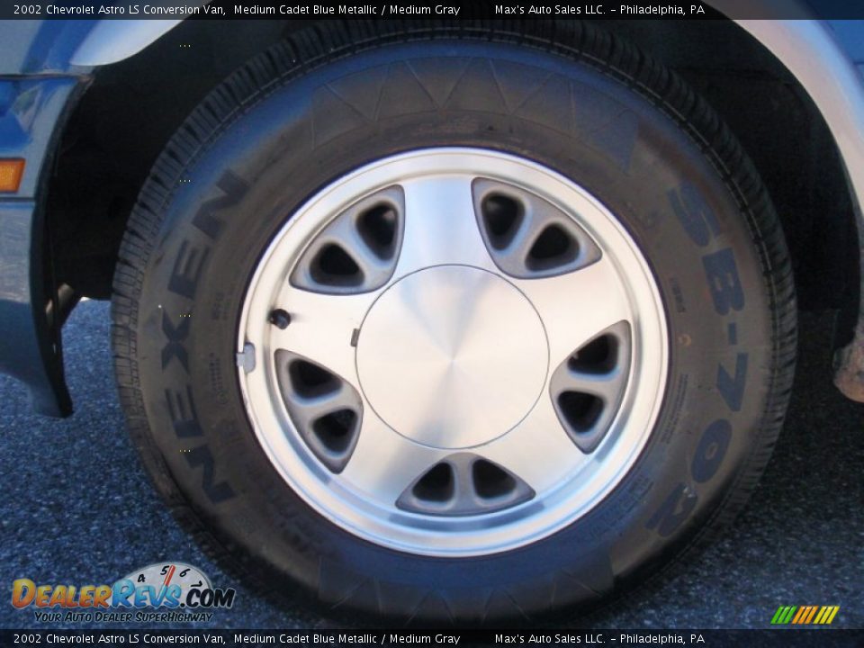 2002 Chevrolet Astro LS Conversion Van Wheel Photo #34