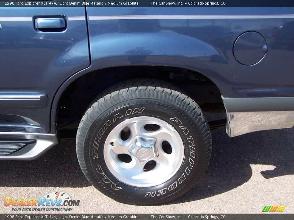 1998 Ford Explorer XLT 4x4 Light Denim Blue Metallic / Medium Graphite Photo #16