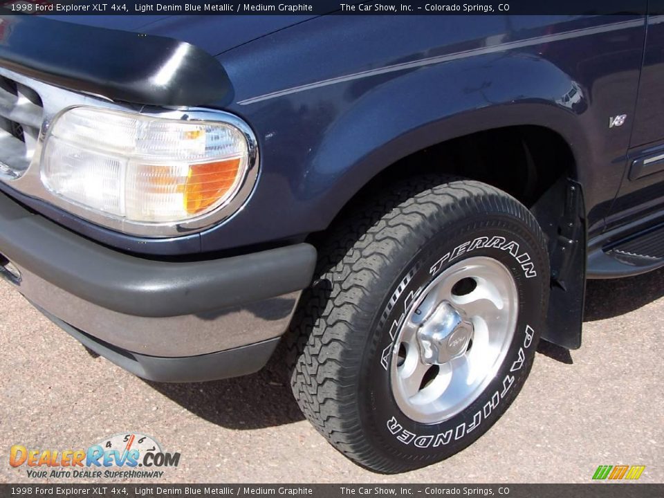 1998 Ford Explorer XLT 4x4 Light Denim Blue Metallic / Medium Graphite Photo #17
