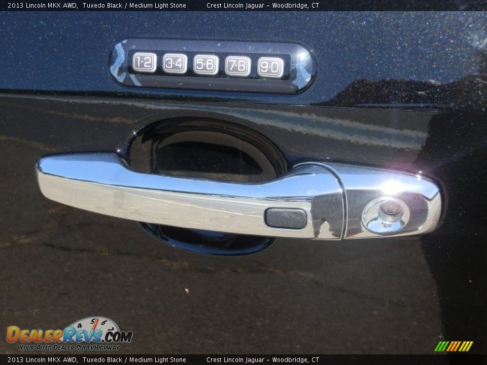 2013 Lincoln MKX AWD Tuxedo Black / Medium Light Stone Photo #12