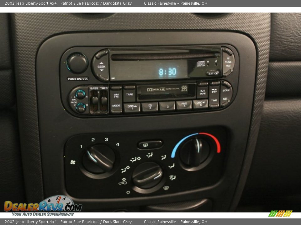 Controls of 2002 Jeep Liberty Sport 4x4 Photo #11