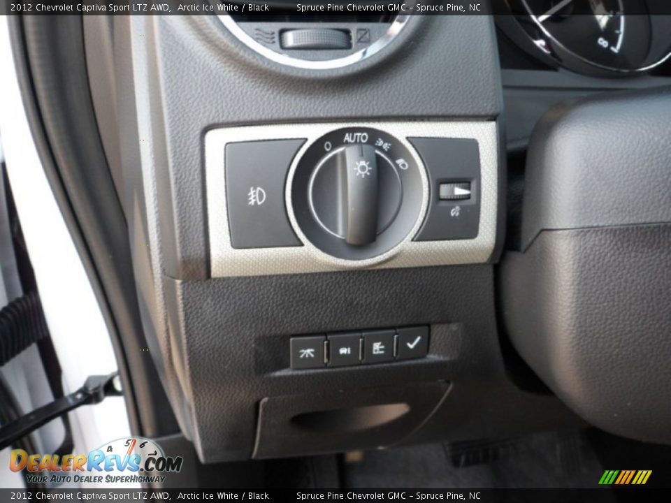 Controls of 2012 Chevrolet Captiva Sport LTZ AWD Photo #12
