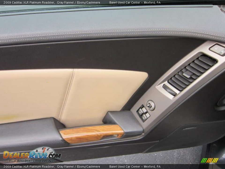 Door Panel of 2009 Cadillac XLR Platinum Roadster Photo #16