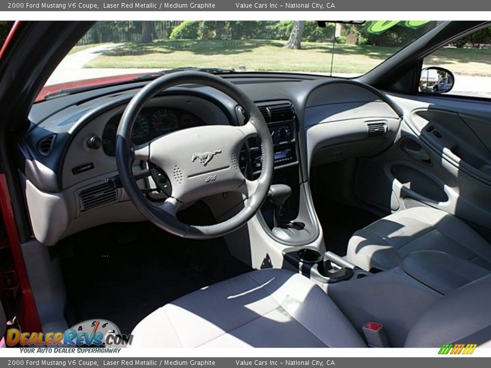 Medium Graphite Interior - 2000 Ford Mustang V6 Coupe Photo #17