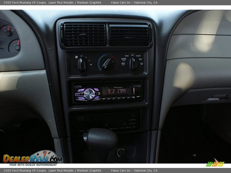 2000 Ford Mustang V6 Coupe Laser Red Metallic / Medium Graphite Photo #20