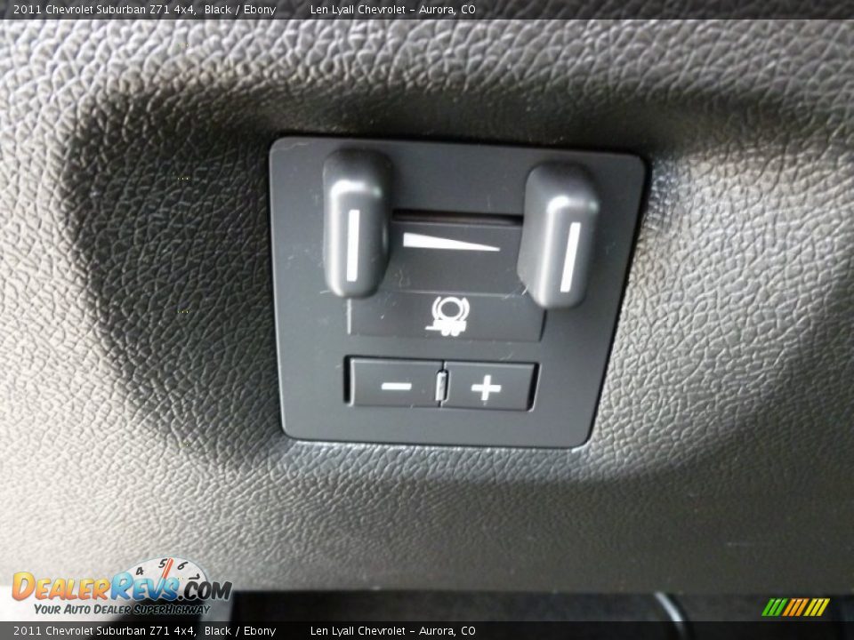 Controls of 2011 Chevrolet Suburban Z71 4x4 Photo #27