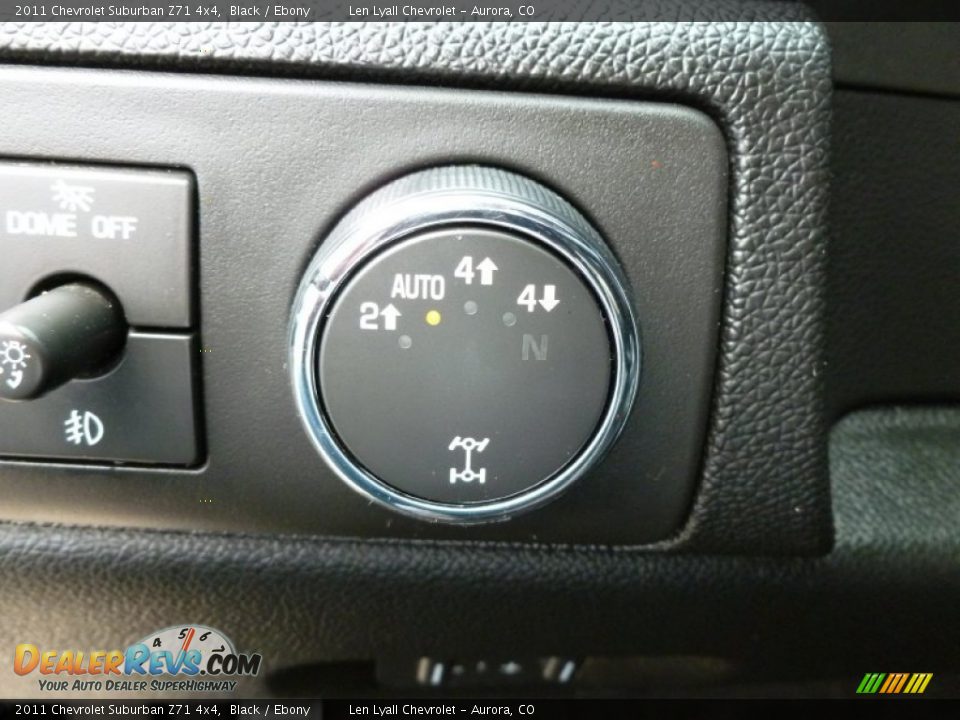 Controls of 2011 Chevrolet Suburban Z71 4x4 Photo #28