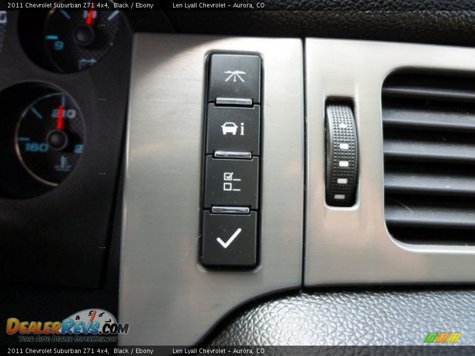 Controls of 2011 Chevrolet Suburban Z71 4x4 Photo #32