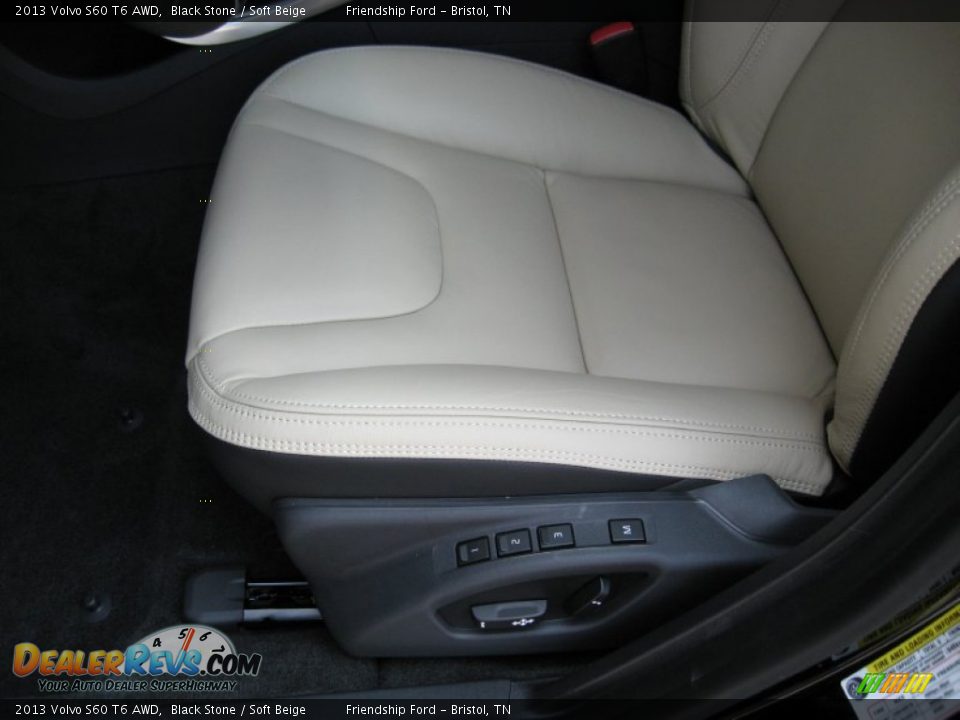 Front Seat of 2013 Volvo S60 T6 AWD Photo #15
