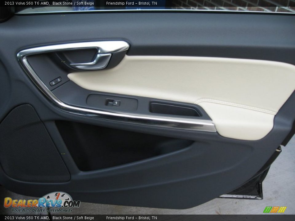 Door Panel of 2013 Volvo S60 T6 AWD Photo #22