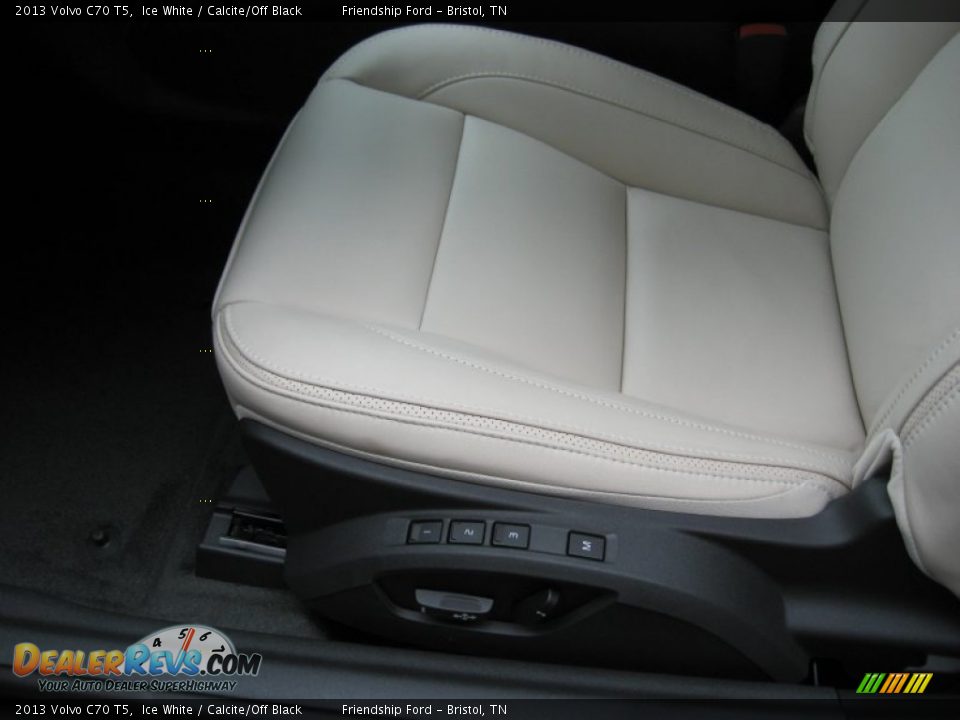 Front Seat of 2013 Volvo C70 T5 Photo #15