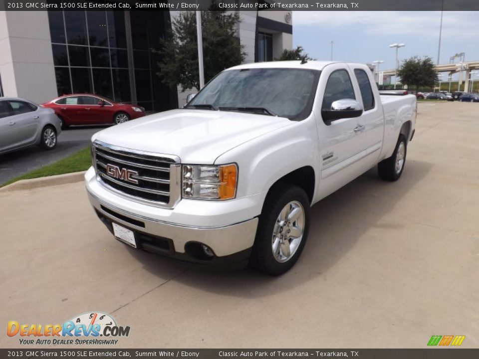 Front 3/4 View of 2013 GMC Sierra 1500 SLE Extended Cab Photo #1