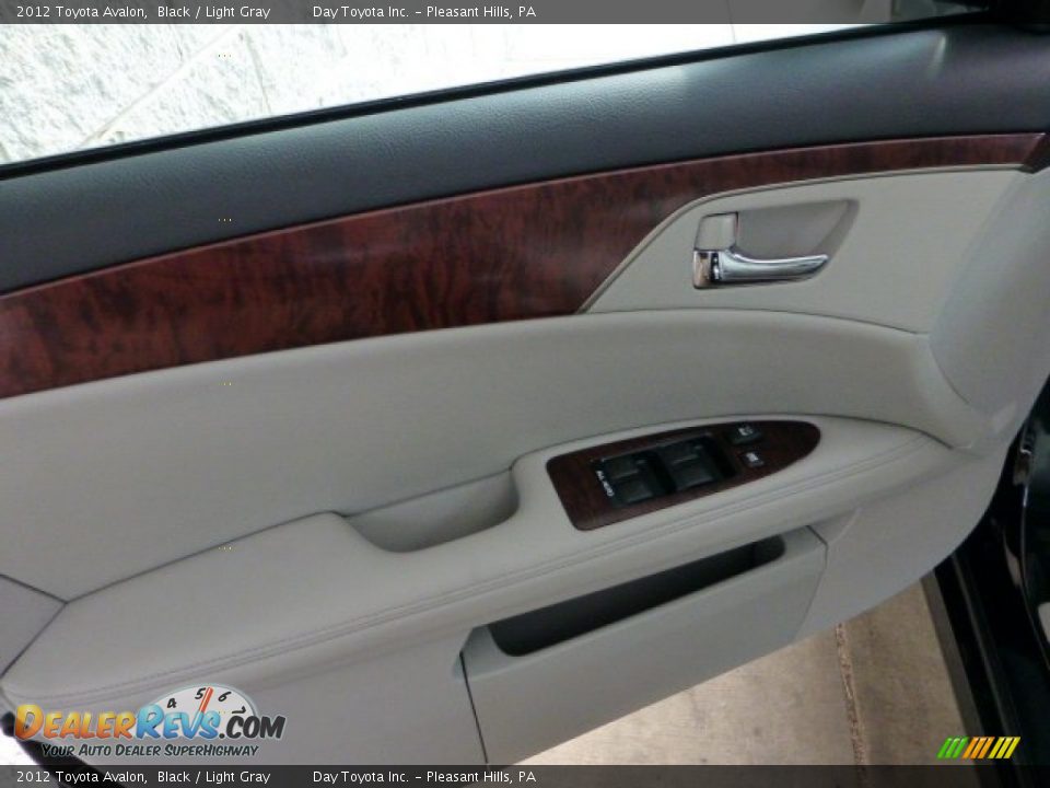 2012 Toyota Avalon Black / Light Gray Photo #11