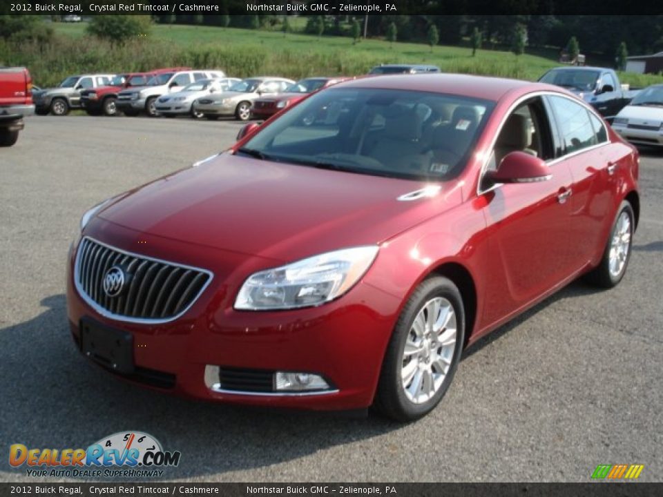 Front 3/4 View of 2012 Buick Regal  Photo #4