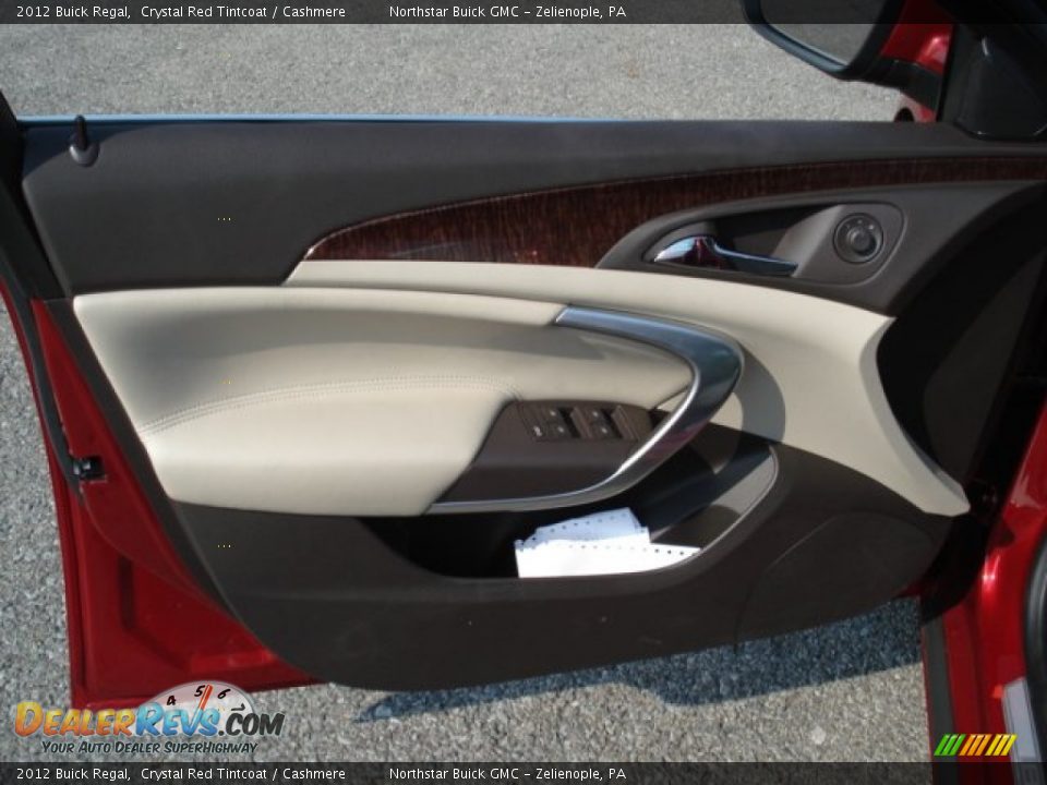 Door Panel of 2012 Buick Regal  Photo #12
