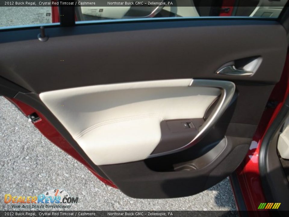 Door Panel of 2012 Buick Regal  Photo #14