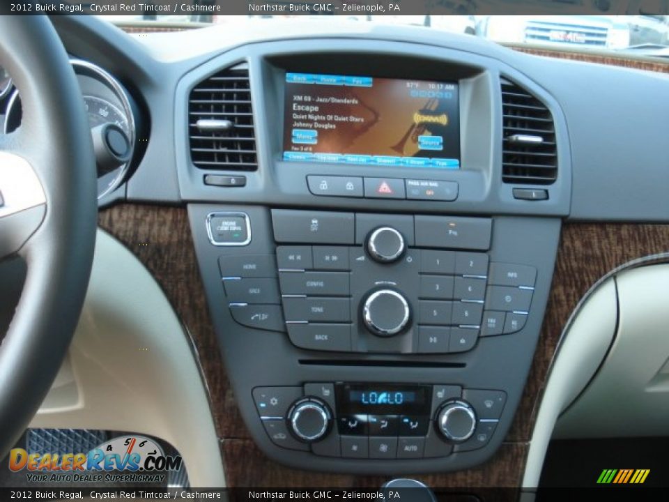 Controls of 2012 Buick Regal  Photo #16