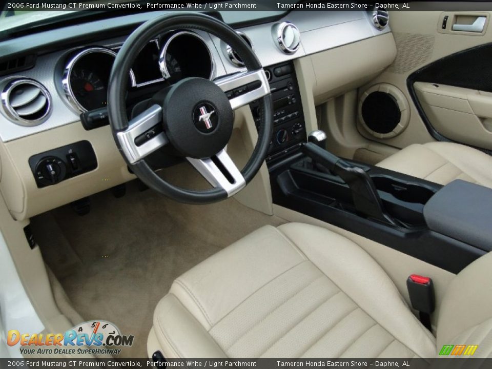 Light Parchment Interior - 2006 Ford Mustang GT Premium Convertible Photo #11