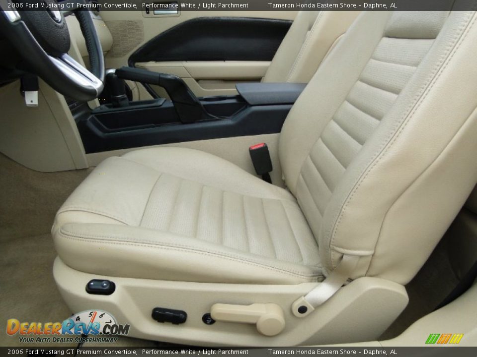 Front Seat of 2006 Ford Mustang GT Premium Convertible Photo #13