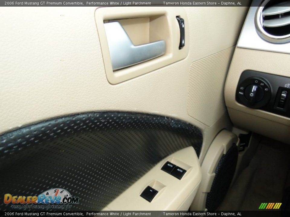 2006 Ford Mustang GT Premium Convertible Performance White / Light Parchment Photo #15