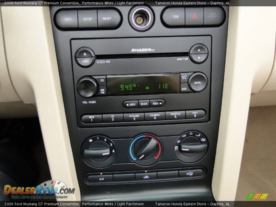 Controls of 2006 Ford Mustang GT Premium Convertible Photo #20