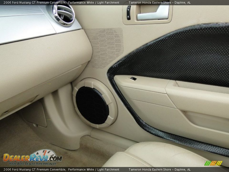 2006 Ford Mustang GT Premium Convertible Performance White / Light Parchment Photo #22
