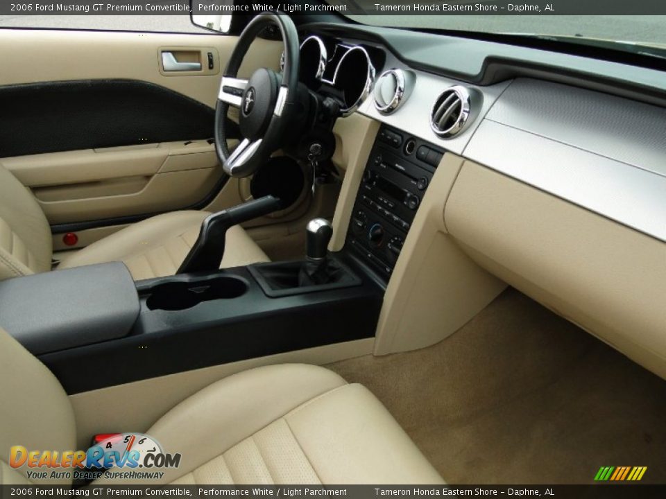 Light Parchment Interior - 2006 Ford Mustang GT Premium Convertible Photo #23