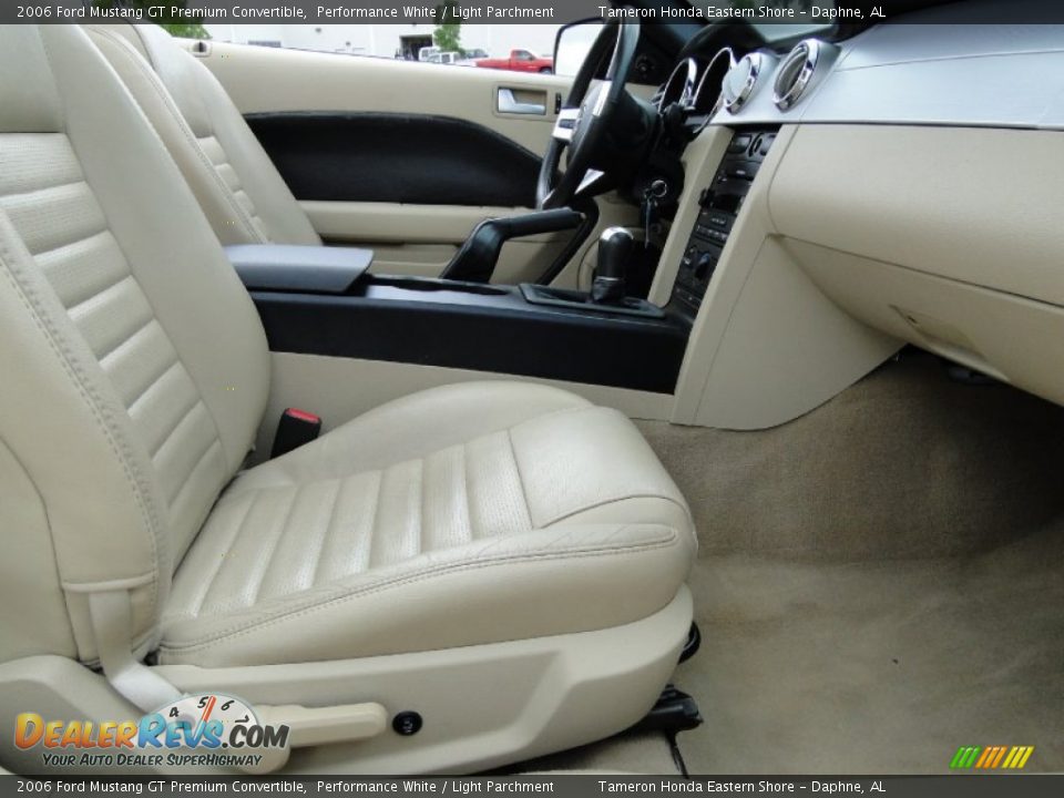 Light Parchment Interior - 2006 Ford Mustang GT Premium Convertible Photo #25