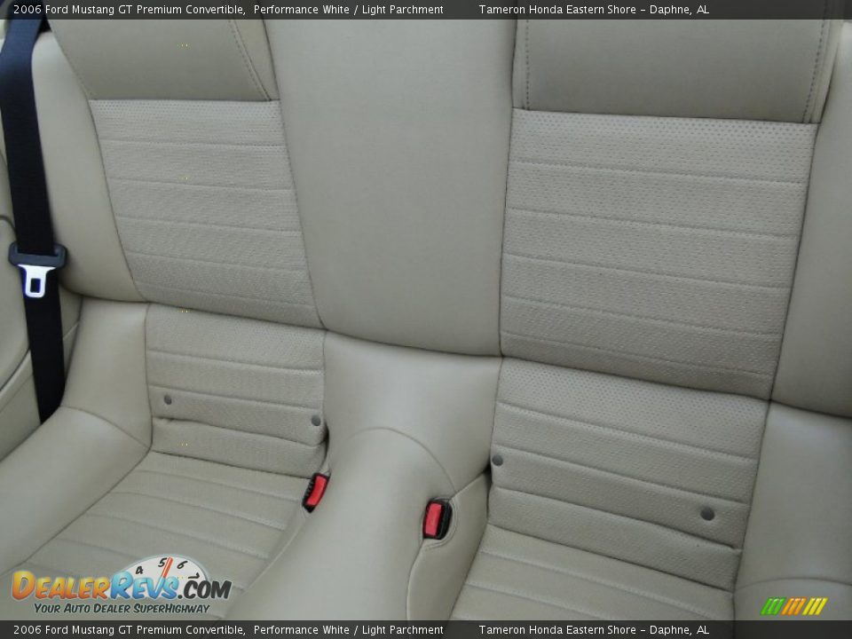 2006 Ford Mustang GT Premium Convertible Performance White / Light Parchment Photo #26