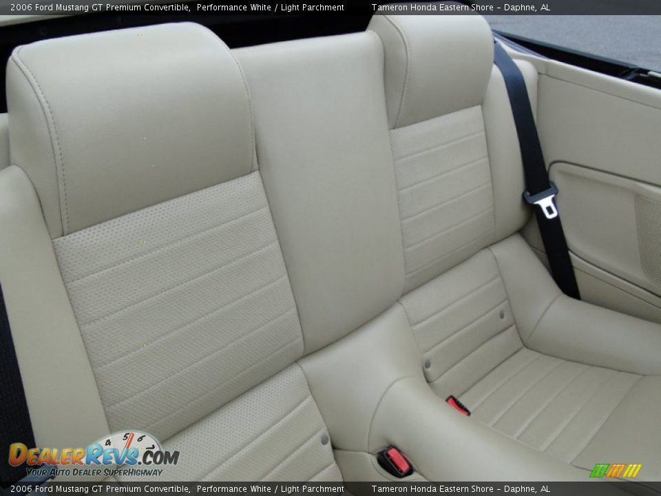 Rear Seat of 2006 Ford Mustang GT Premium Convertible Photo #27