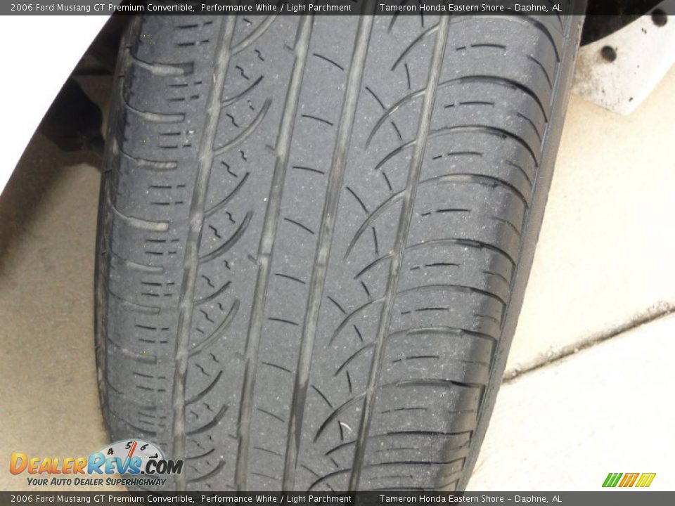 2006 Ford Mustang GT Premium Convertible Performance White / Light Parchment Photo #29