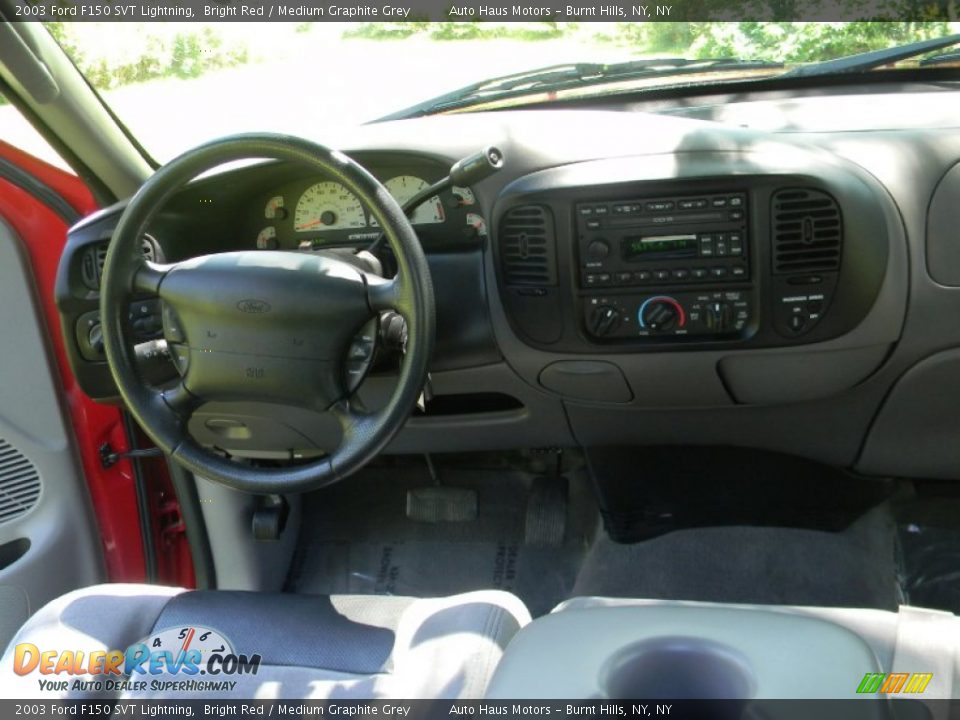Dashboard of 2003 Ford F150 SVT Lightning Photo #22
