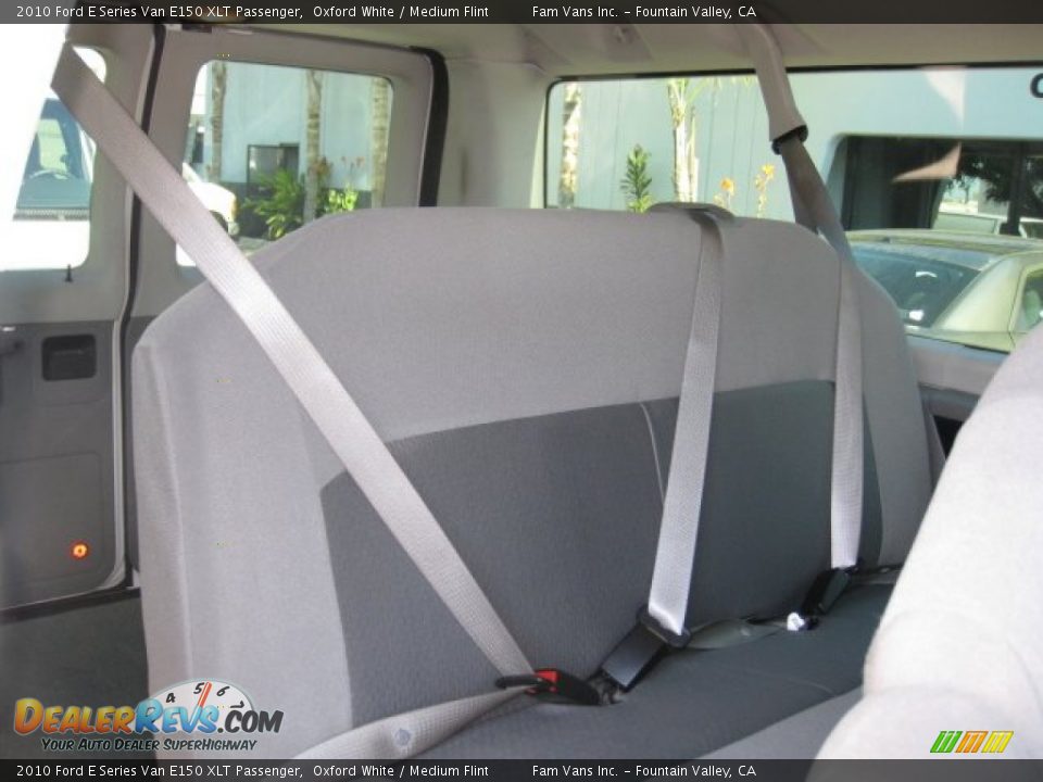 2010 Ford E Series Van E150 XLT Passenger Oxford White / Medium Flint Photo #7