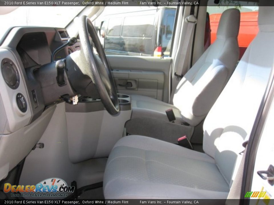 2010 Ford E Series Van E150 XLT Passenger Oxford White / Medium Flint Photo #8