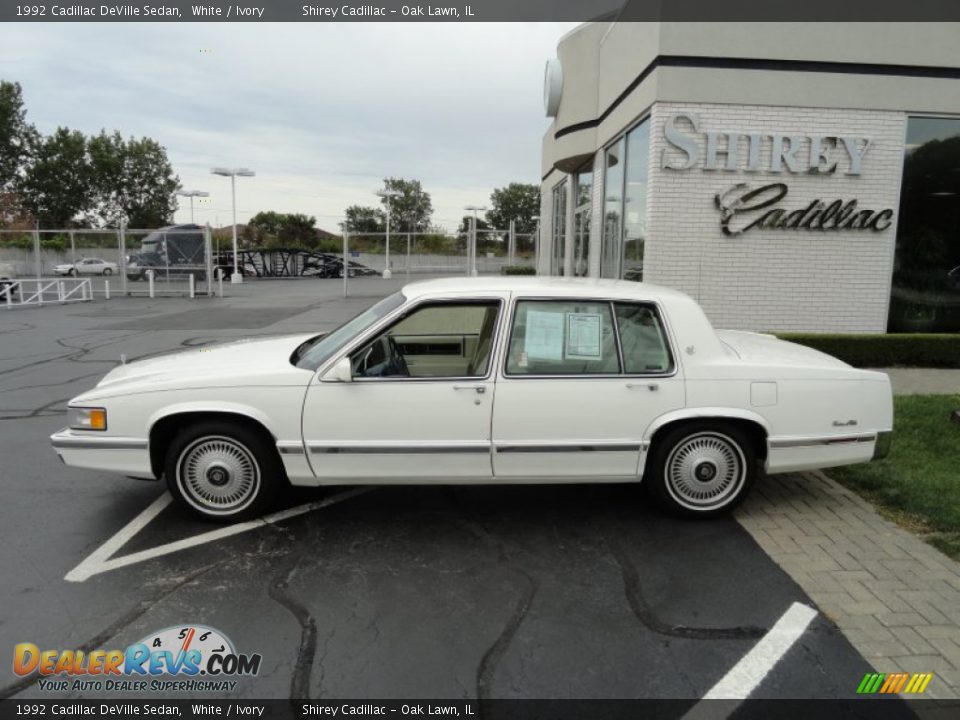 1992 Cadillac DeVille Sedan White / Ivory Photo #7