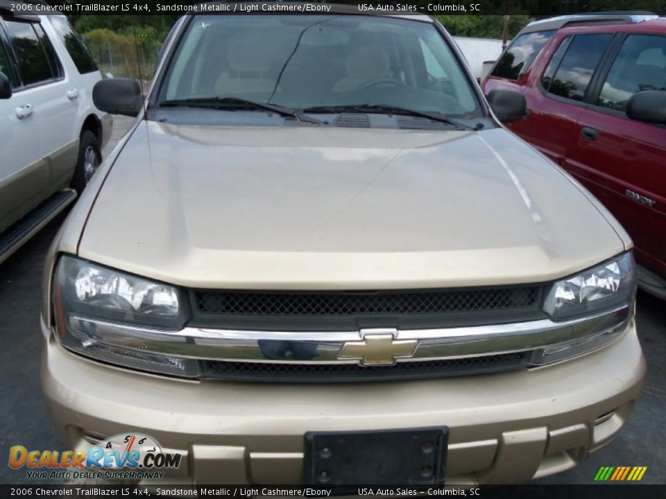 2006 Chevrolet TrailBlazer LS 4x4 Sandstone Metallic / Light Cashmere/Ebony Photo #1